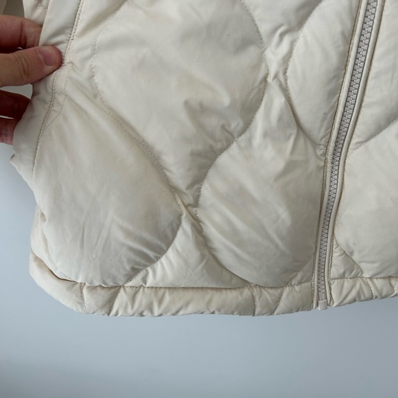 Aritzia Sunday Best Elliot down filled quilted puffer jacket - Picture 9 of 15